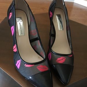 International Concepts Flirty Pump